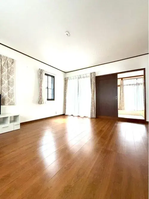 Spacious LDK with Ample Storage Property Hiroshima City Hiroshima Prefecture (3)