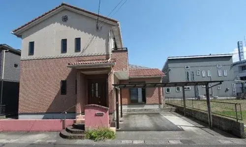 Akiya in Aira