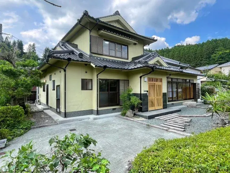 Akiya in Hita