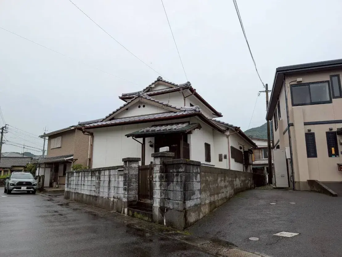 Akiya in Saiki