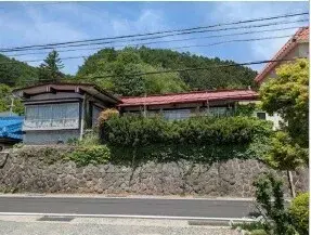 Akiya in Okaya