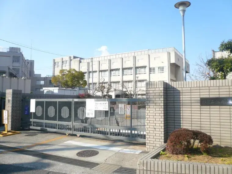 3DK Property in Sakai Ward, Osaka Prefecture (11)
