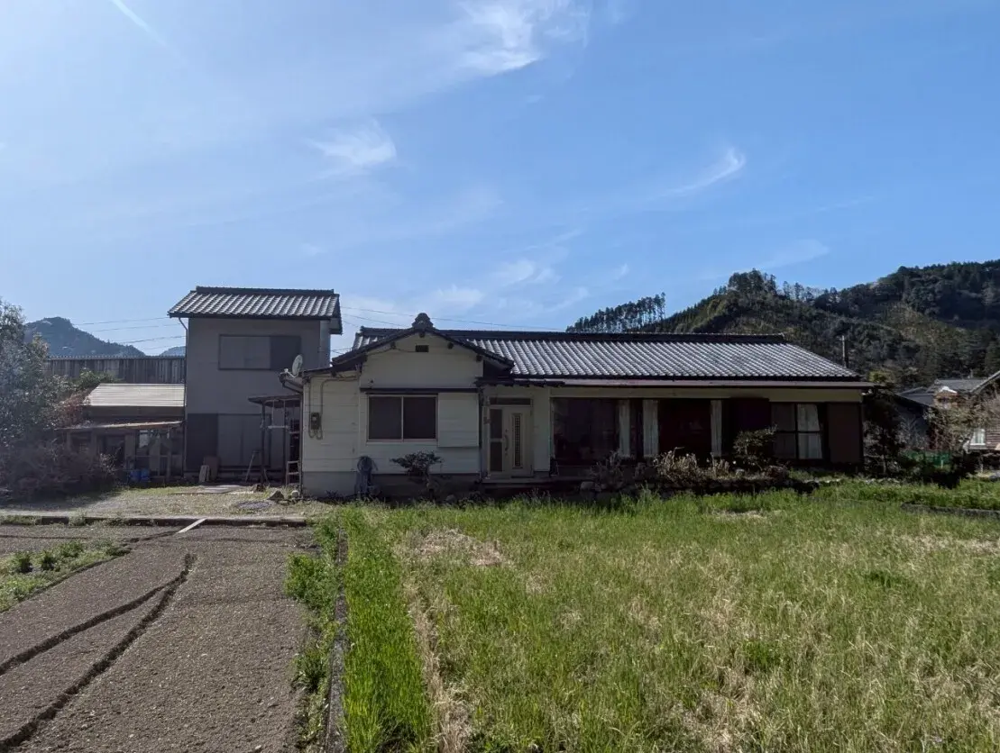 Akiya in Saiki