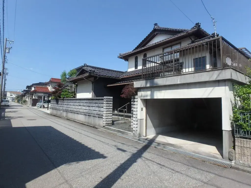 Akiya in Takaoka