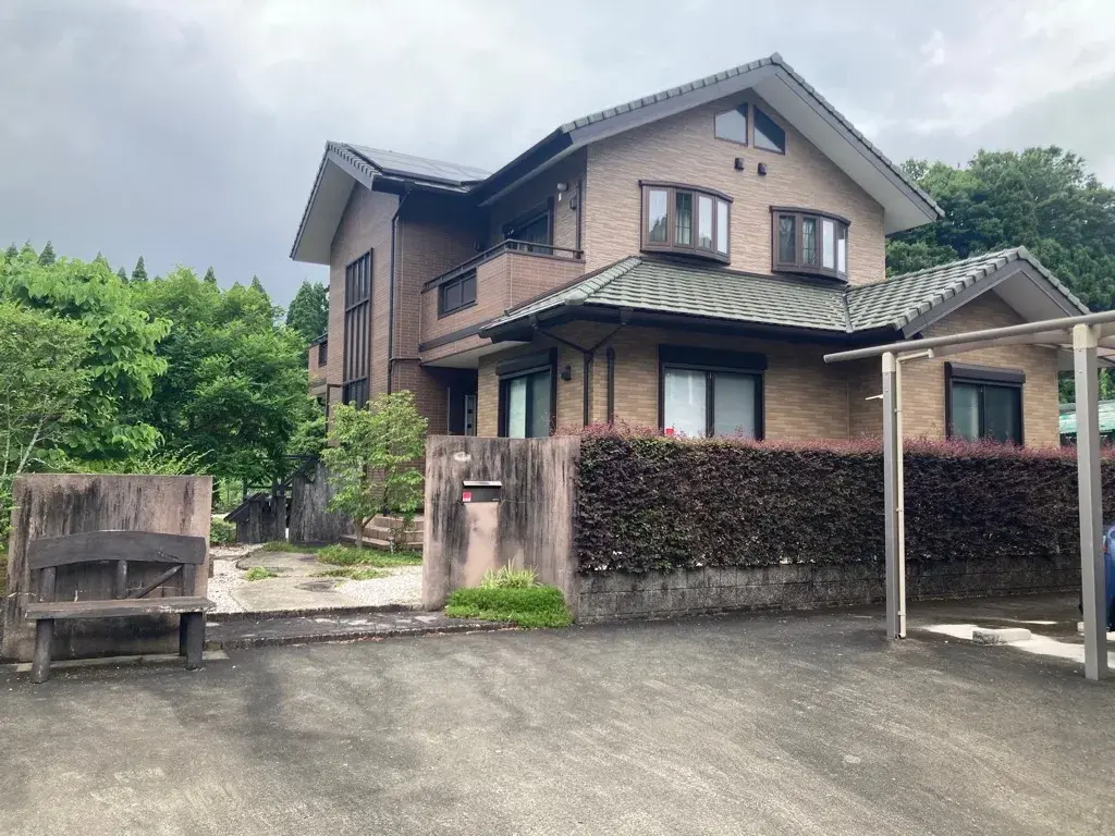 Akiya in Taku