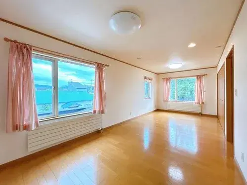 Hokkaido Nakatombetsu Town Large LDK Property (4)