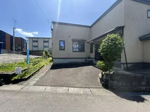 Akita Odate 3-Bedroom Property (2)