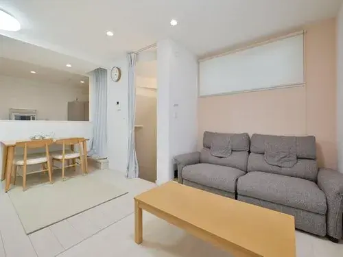 Storage-rich Detached House Itabashi-ku Tokyo (2)