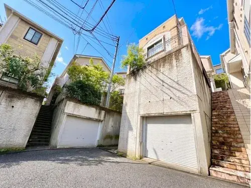 Akiya in Yokohama