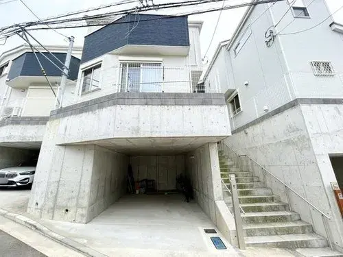 Akiya in Yokohama
