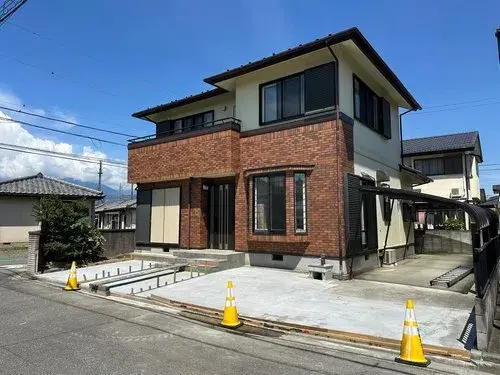 Akiya in Kai