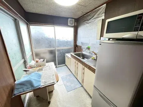 Kyoto Prefecture Uji City 2-Story Residence with All Rooms Storage (2)