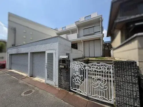 Akiya in Hirakata