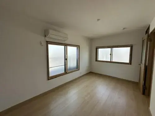 Walk-in Closet, All Rooms 6 Tatami Mats or More, 3-Story Plus Property Neyagawa City Osaka Prefecture (3)