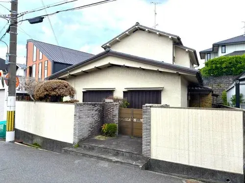 Akiya in Hirakata