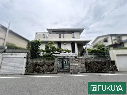 Akiya in Akashi