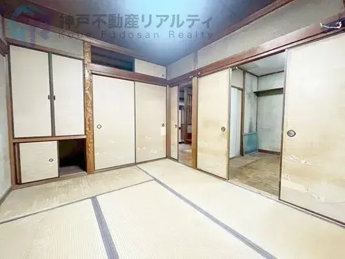 2-Story House, Nishinomiya City, Hyogo Prefecture (5)
