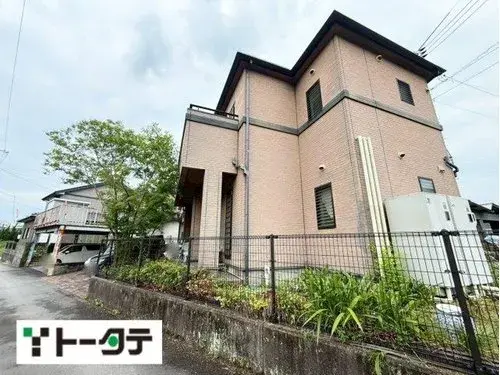 Akiya in تاكهارا