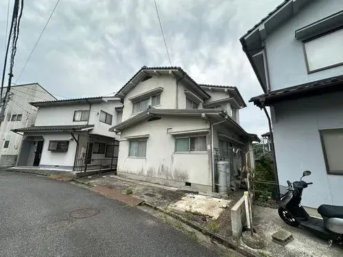 Akiya in 广岛市