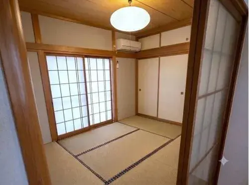 Edificio de dos plantas Ciudad de Takamatsu Prefectura de Kagawa (2)