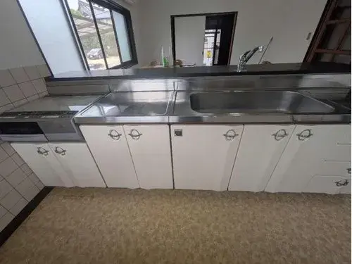 Casa de dos pisos con almacenamiento bajo el suelo Miki Town Kagawa Prefecture (3)