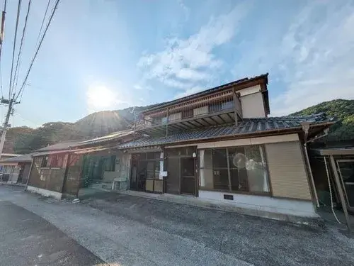 Akiya in Saiki