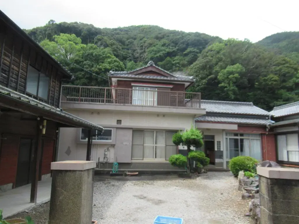 Akiya in Saiki
