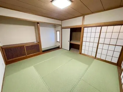Akiya in Yachiyo