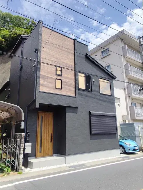 Akiya in Zushi
