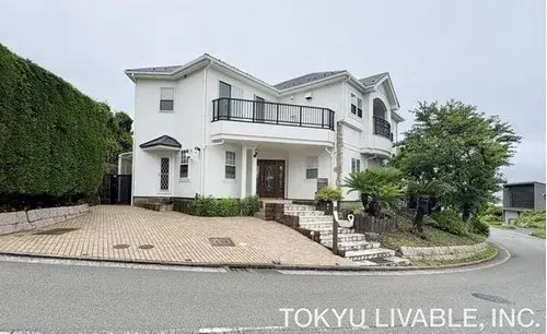 Akiya in Yokosuka