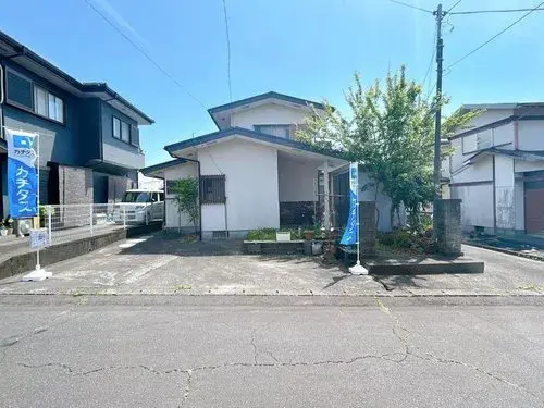 Akiya in Fuji