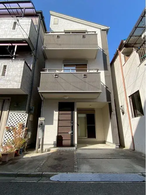 Akiya in Hirakata