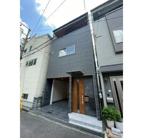 Akiya in Osaka