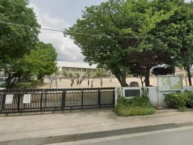 Недвижимость 5LDK в городе Итами, префектура Хёго (8)