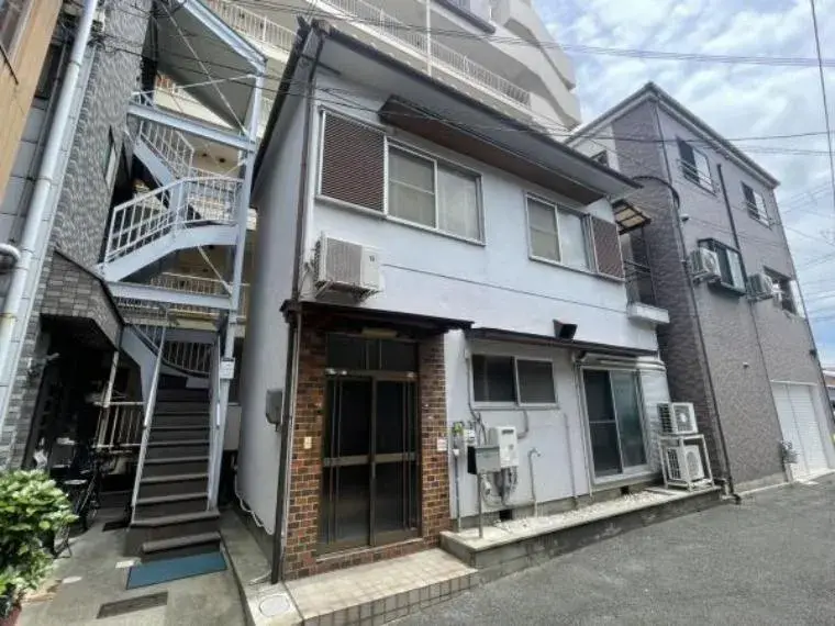 Akiya in Osaka