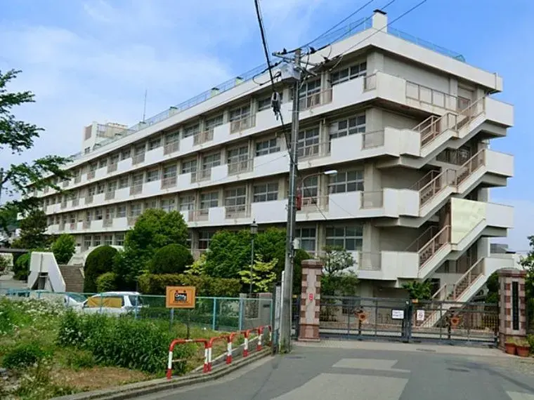 埼玉県さいたま市緑区4LDK物件 (2)
