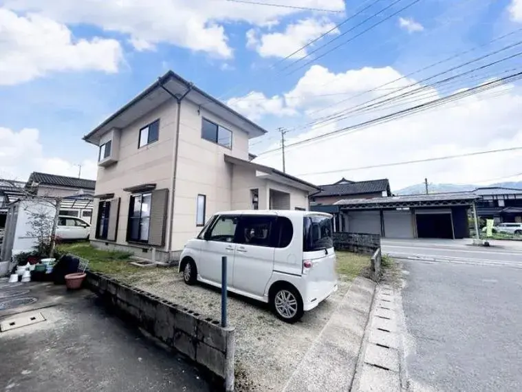 Akiya in Taku