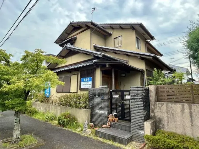Akiya in Hashimoto