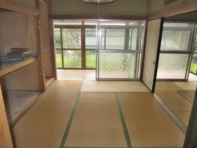 Slide 4