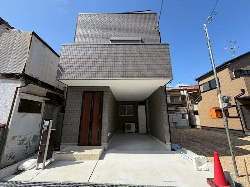 Akiya in Osaka