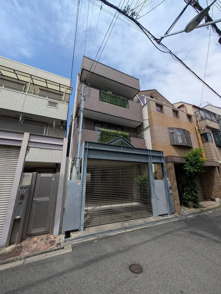 Akiya in Osaka