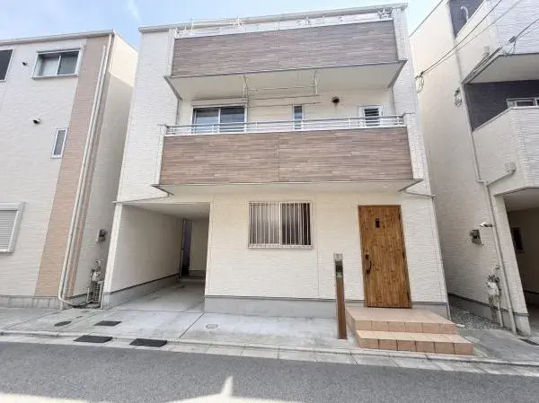 Akiya in Osaka
