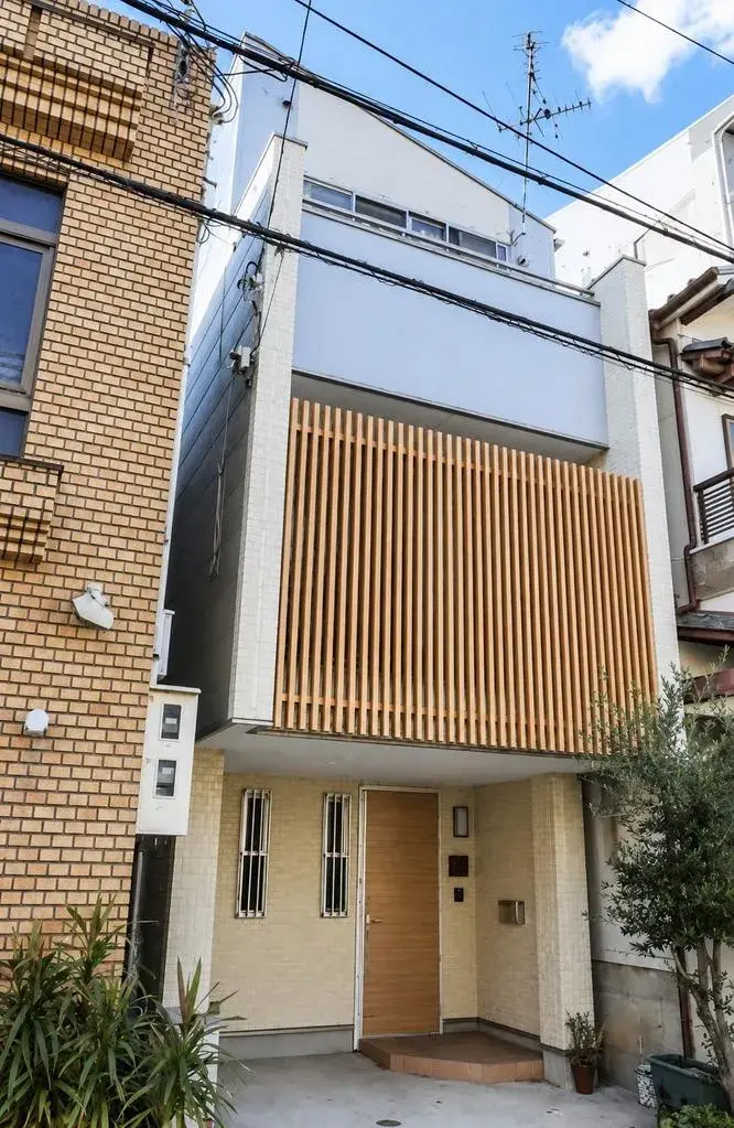 Akiya in Osaka