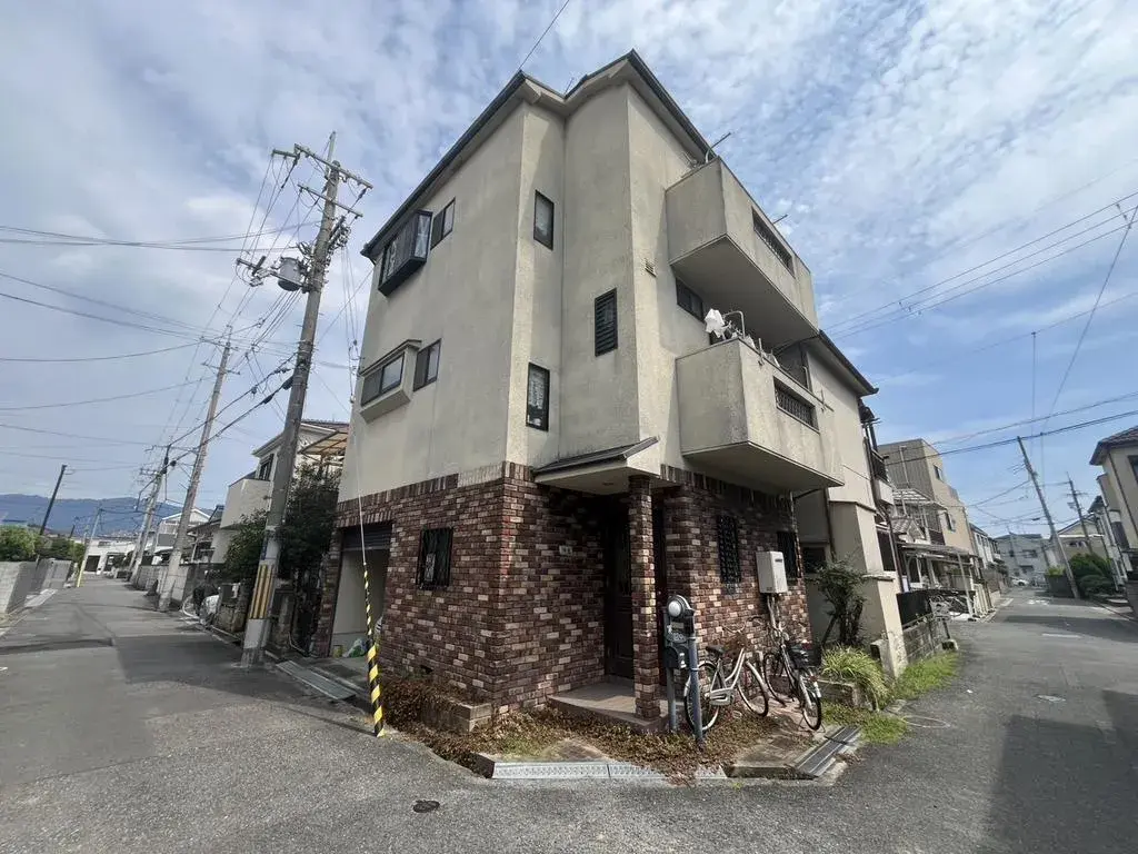 Akiya in Osaka