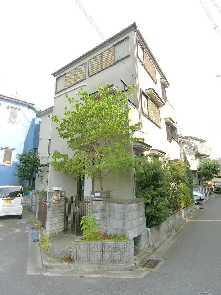 Akiya in Osaka