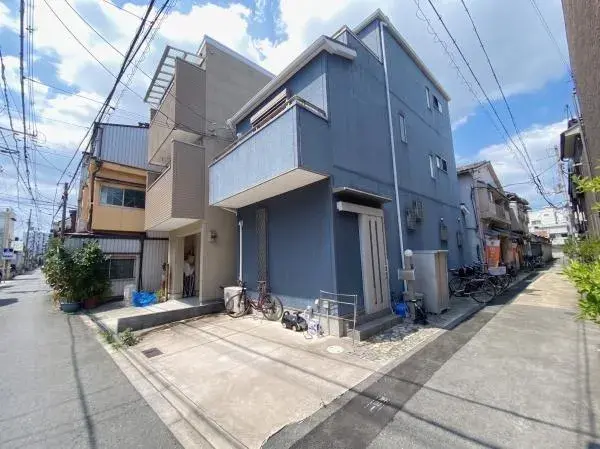 Akiya in Osaka