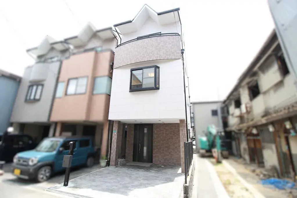 Akiya in Osaka