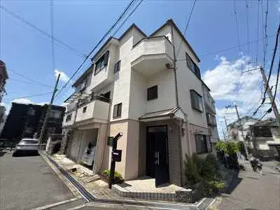 Akiya in Osaka