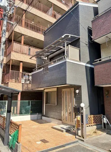 Akiya in Osaka