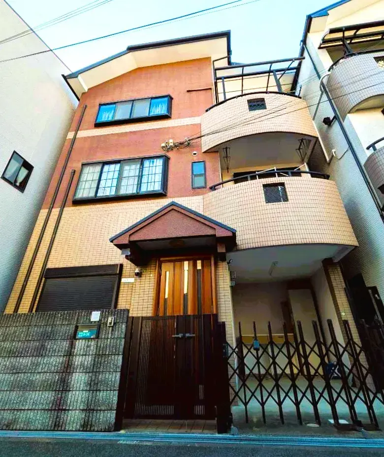 Akiya in Osaka